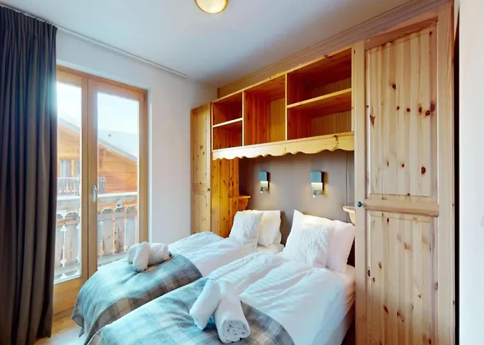 Appealing With Balcony 南达