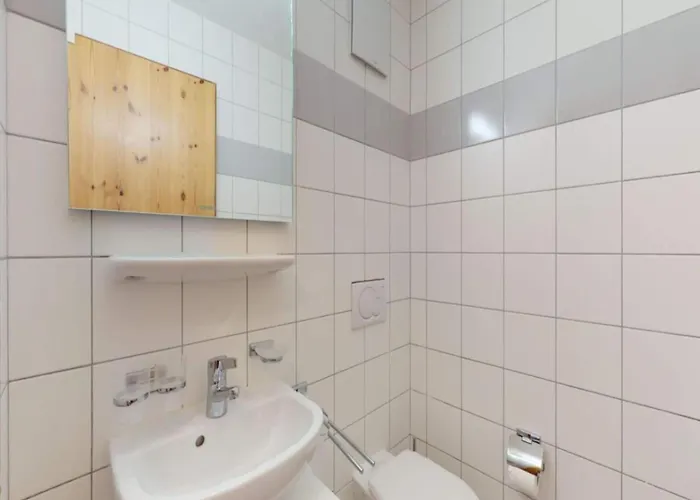 Apartment Appealing With Balcony *
